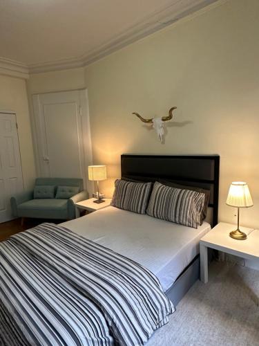 Midtown West House | TIME SQUARE 42nd Street Private Room