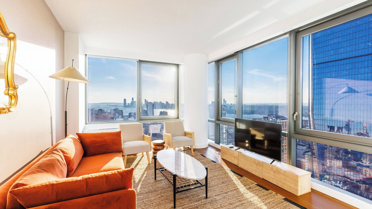 Theater District Apartment | Time Square Luxury Huge Two-Bedroom Apartment