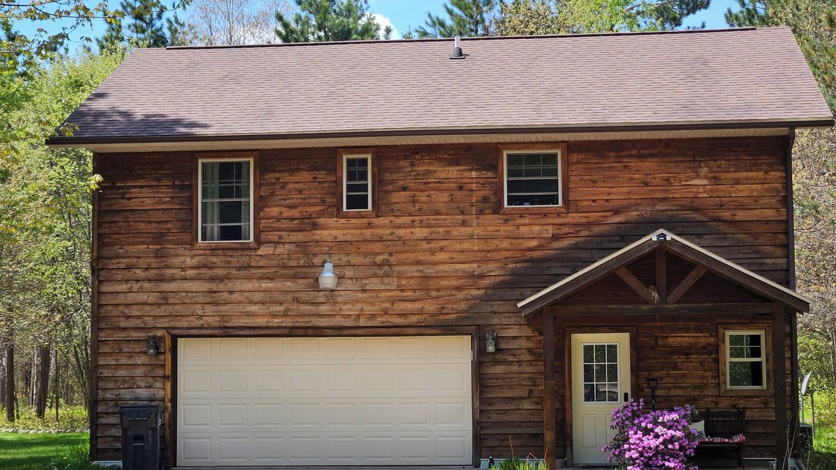 Vilas County House | Time to relax and unwind…Cozy house in the woods minutes from downtown Minocqua