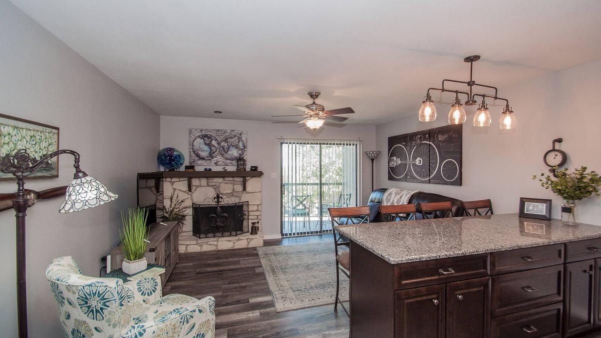 Canyon Lake Condo | "Time Traveling" with Sunset Views over the Lake