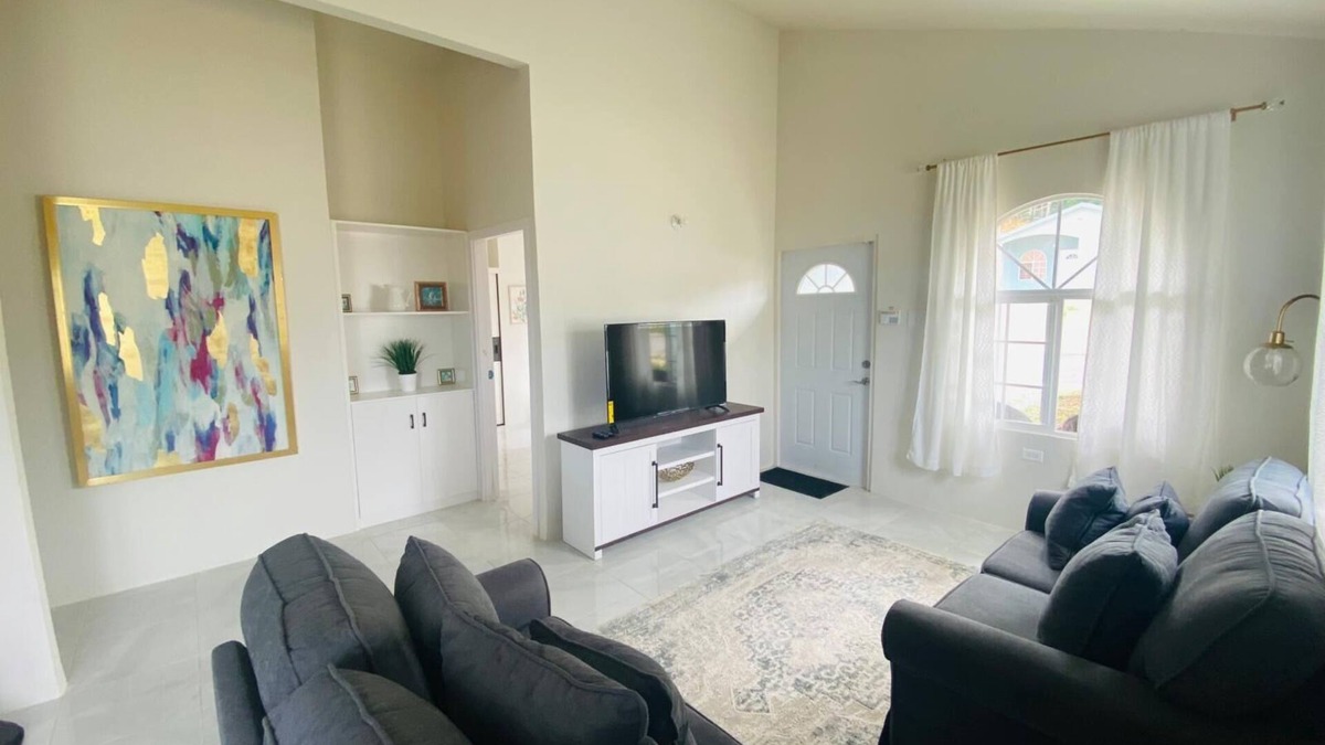 Discovery Bay House | Timeless 2BD&2BTH Gated Community @ Discovery Bay