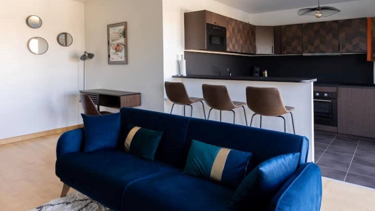 Coutures Apartment | Timeless Memories with free parking