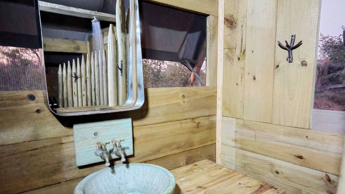 Phalaborwa Cabin | TIMELESS THRILLS: EMBRACE THE ESSENCE OF A CONSERVATION-DRIVEN EXPERIENCE
