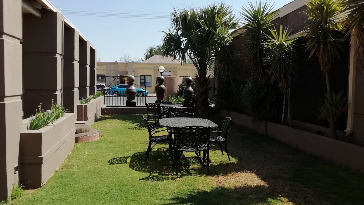 Vryburg Bed & Breakfast | Times Premier Lodge