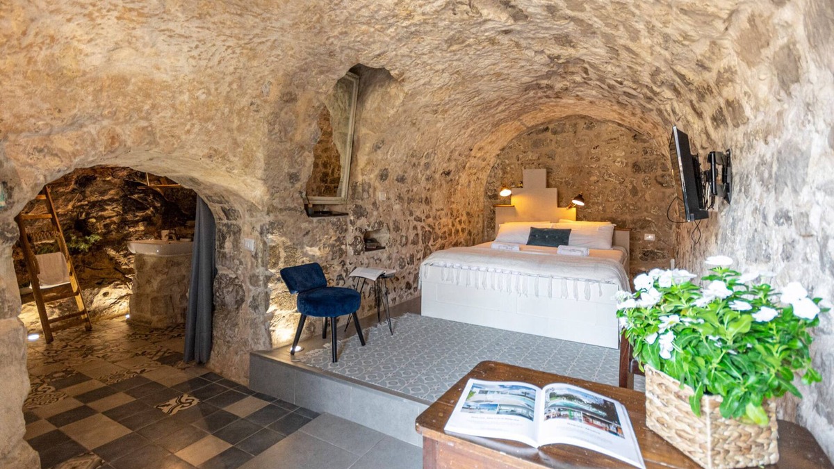 Ragusa House | Timpa 22, A Cool Holiday Home, Center Ragusa IBLA