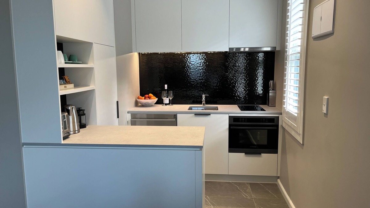 Thorndon Apartment | Tinakori Village Retreat - nRenovated apartment in a charming heritage building