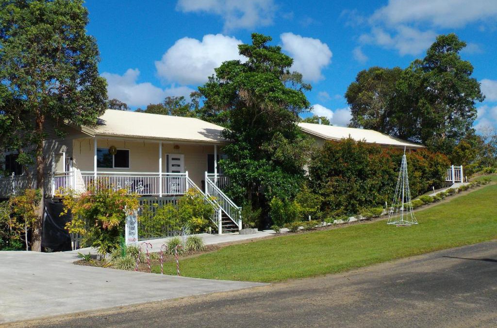 Barrine Bed & Breakfast | Tinaroo Sunset Retreat