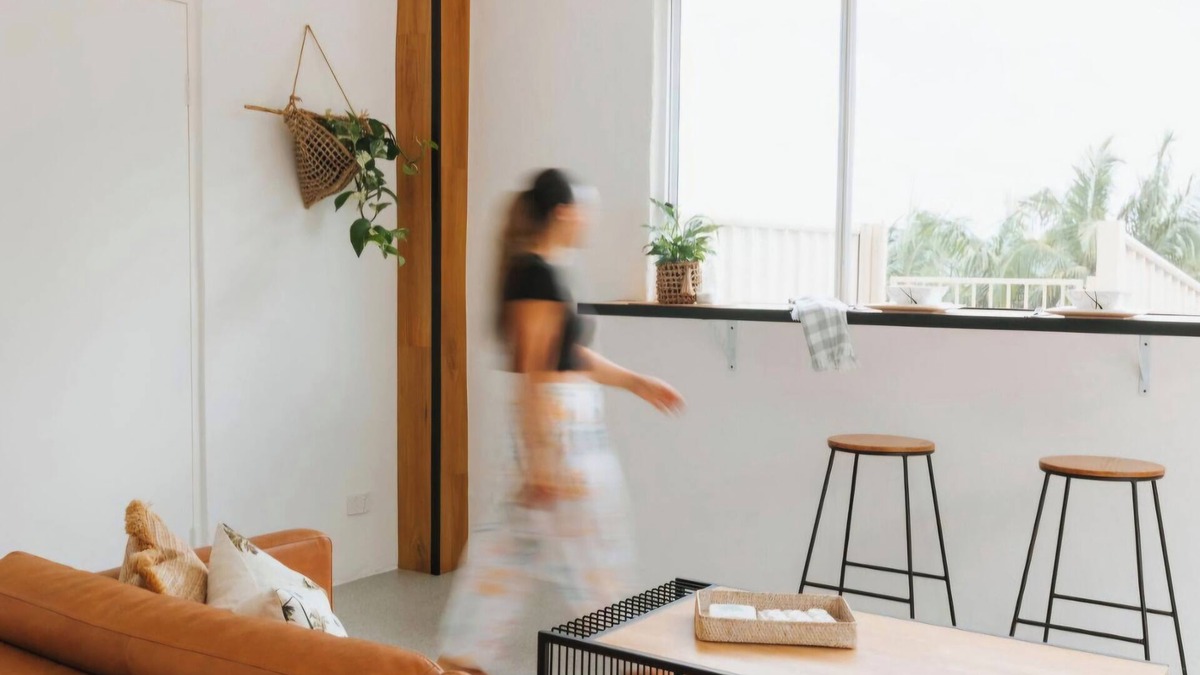 Maroochy River Apartment | Tinarra treetops, a 1 bedroom studio with a fully equipped bathroom and lounge