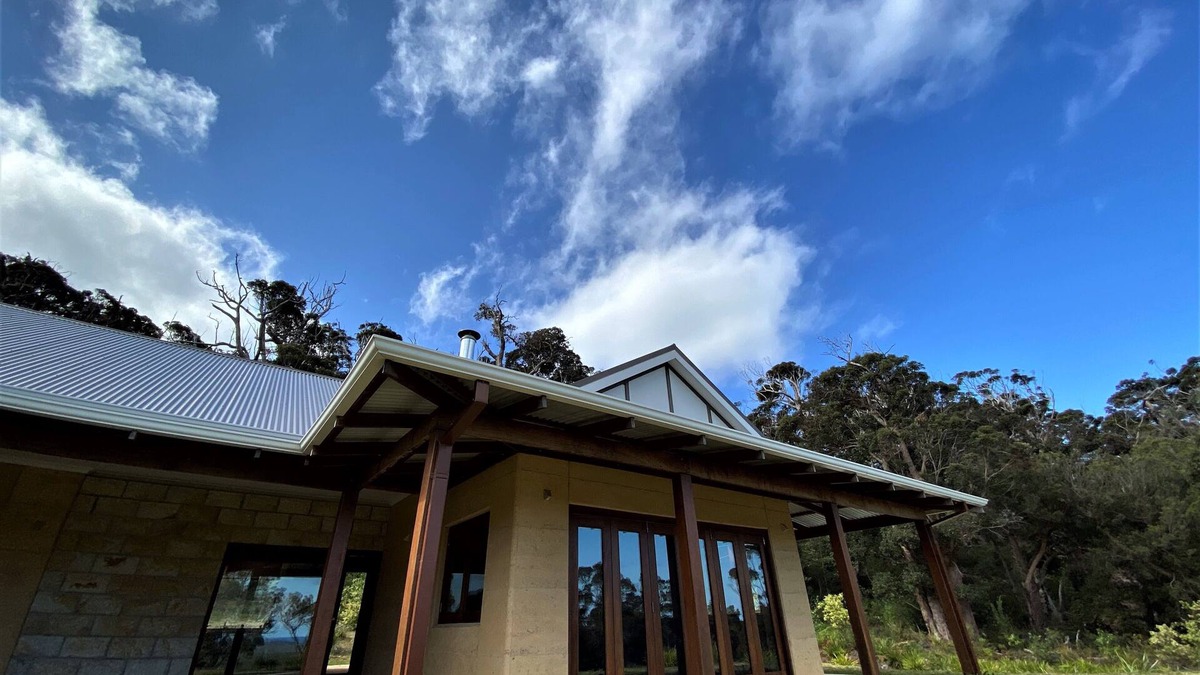 Bow Bridge Cottage | Tingle Estate
