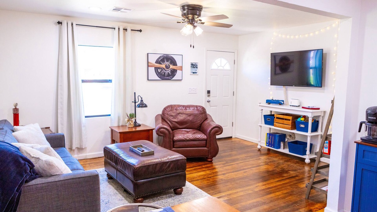 Midwest City House | Tinker AFB Midwest City OKC I-40 Maverick Themed Getaway!