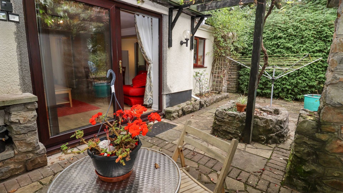 Wraxall Cottage | TINKLETOD, romantic, character holiday cottage in Nailsea