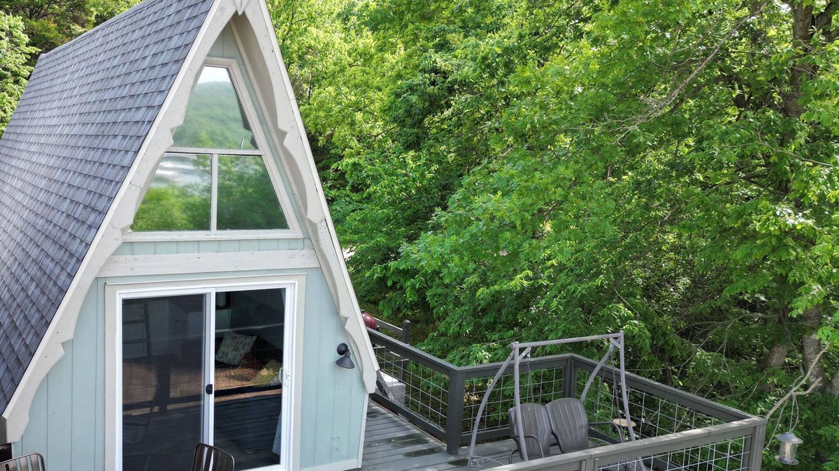 Lampe Cabin | Tiny AFrame Table Rock Lake Shore Community