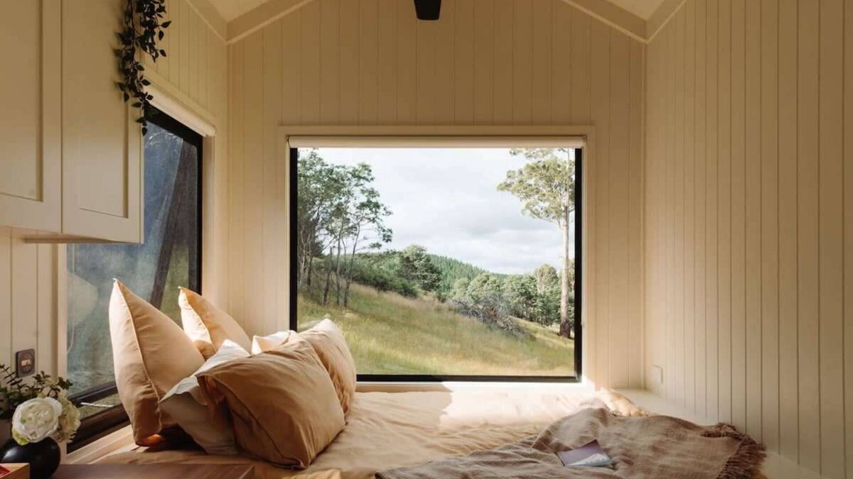 Shooters Hill Cabin | Tiny Akira Summary: R