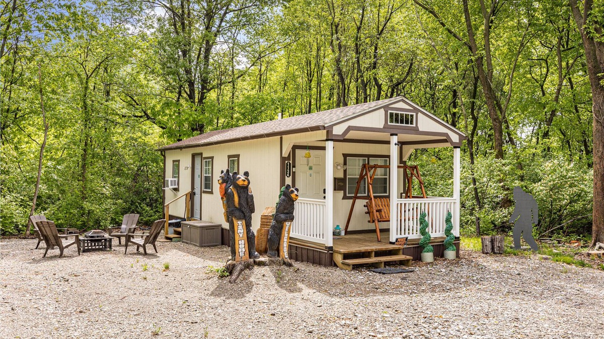 Mulberry Grove Cabin | Tiny Cabin in the Woods - Firepit - just off I-70 - Pets Welcome!