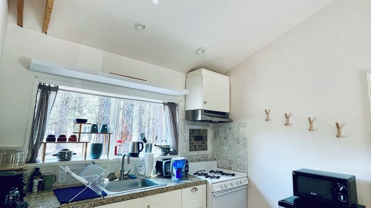 Chiloquin Cabin | Tiny cabin in the woods near Crater Lake. Pet friendly!