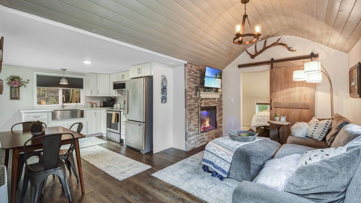 Riverbend Cabin | Tiny cabin nestled in the woods