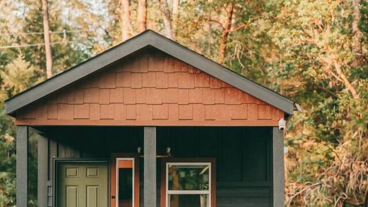 Grants Pass House | Tiny Cabin Retreat w/Hot Tub & Alpacas Rescue
