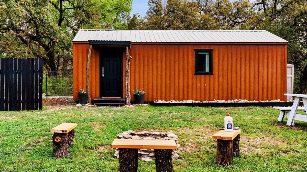 Kyle Cottage | Tiny Cottage - Hill Country