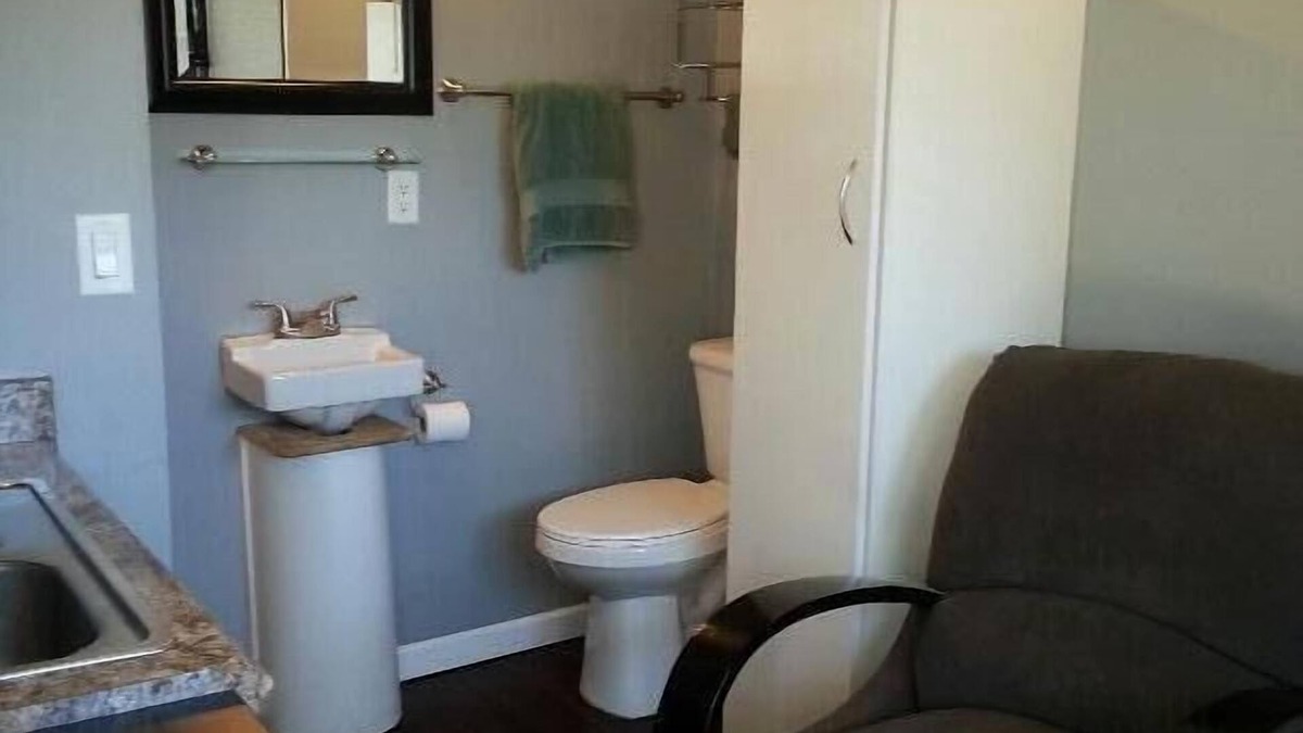 Inlet District Apartment | "Tiny Diggs" Is A Very Simple Lifestyle For One!