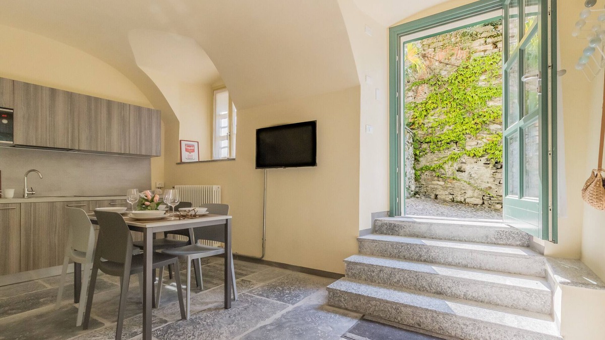 Varenna Apartment | Tiny Duke Apartment