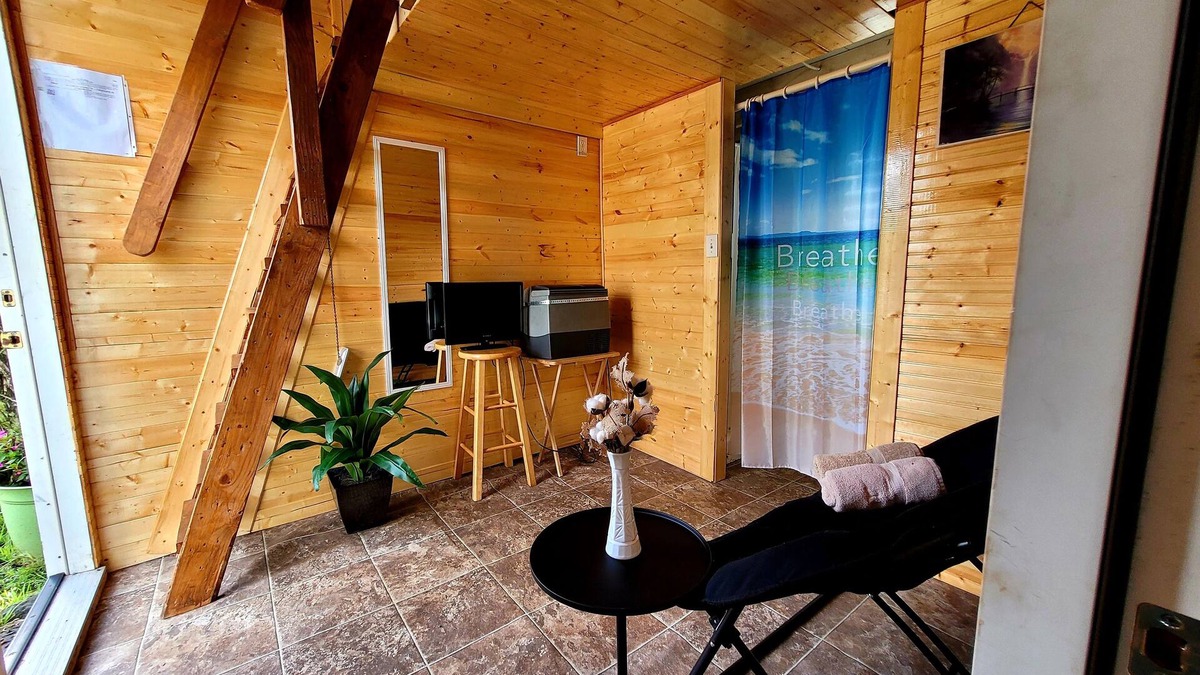 Fern Forest Cabin | tiny home 1- with kitchen equipped with essentials near at the Volcano Park!