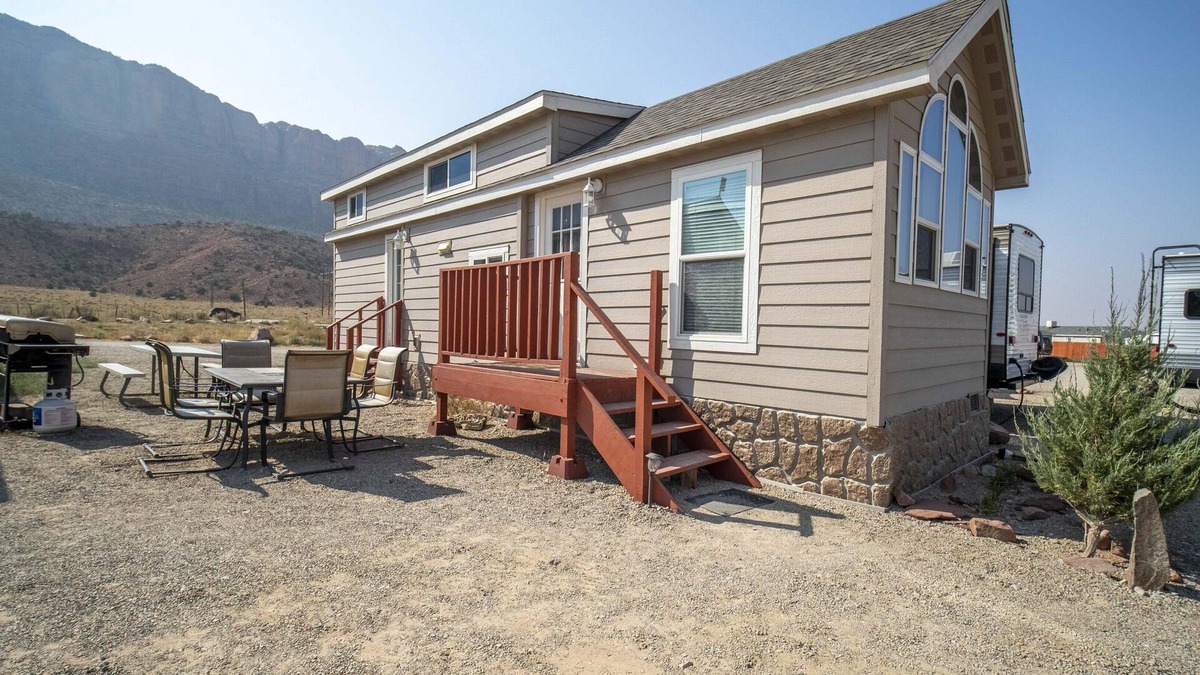 Moab South Valley House | Tiny Home #6 - Tiny Home #6 FunStays Tiny Home