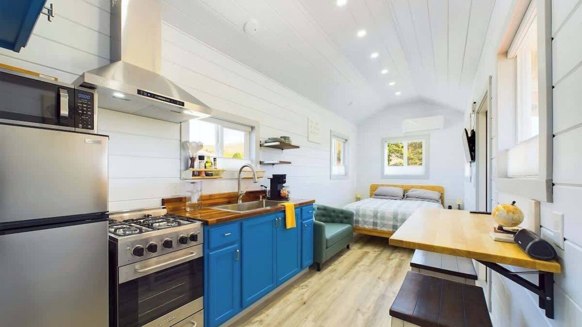 Rohnerville Apartment | Tiny Home Big yard Su