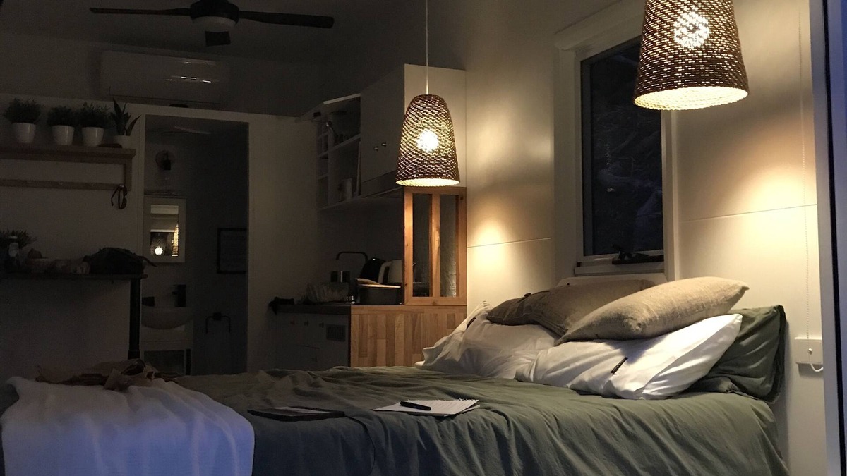 Wheeny Creek Cabin | Tiny home for two, spa bath, fire pit, relax and escape in the Colo River valley