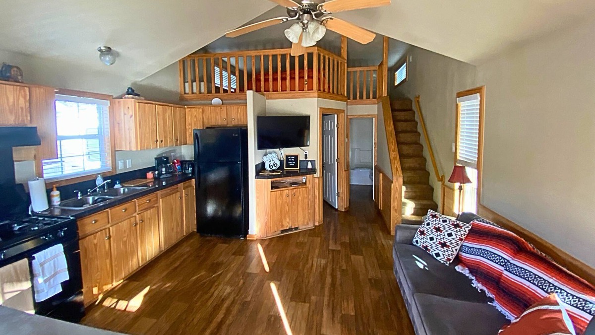 Hudson Bend Cabin | Tiny Home Getaway: Pool, Hot Tub & Peaceful Vibes