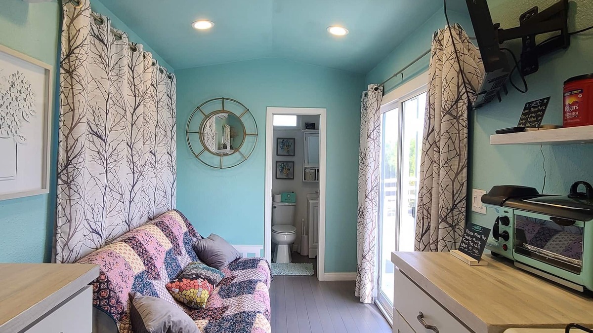 Valley Center Cottage | Tiny Home in Bulldog Paradise with free puppy love ❤️