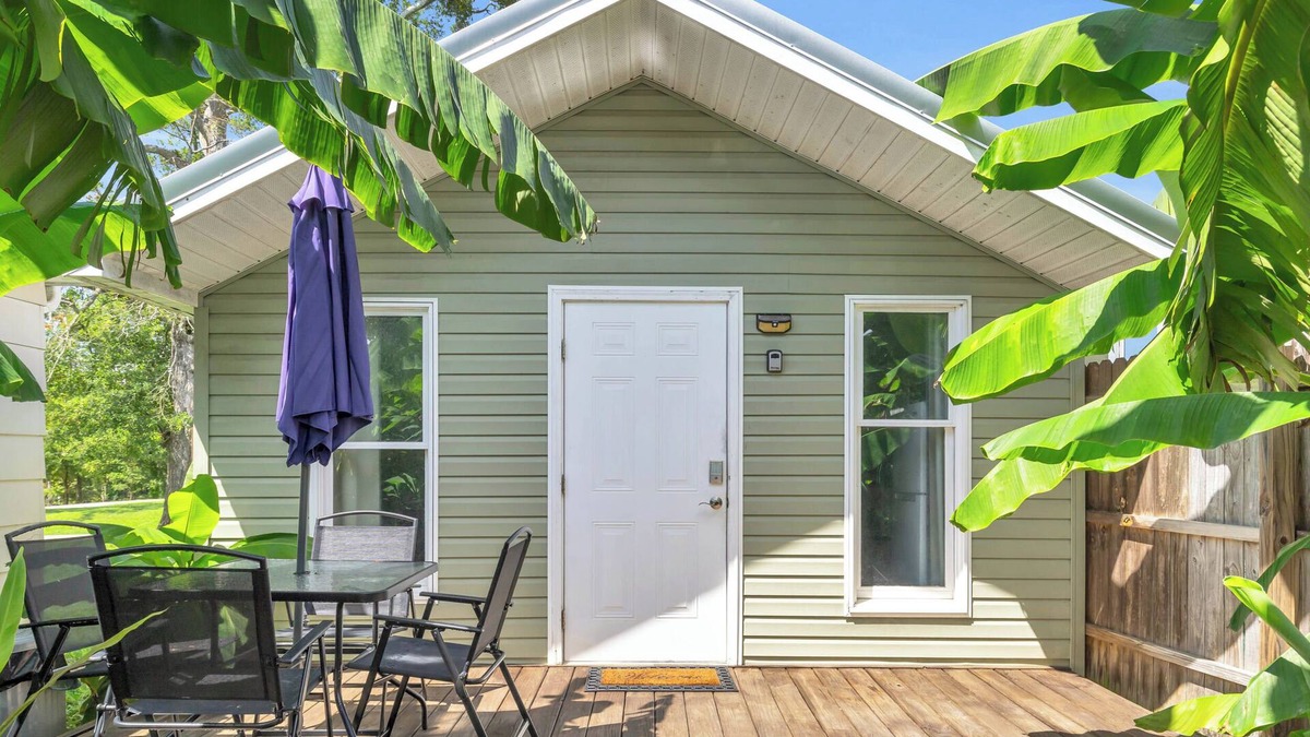 Drayton Apartment | Tiny Home near DT, Private and Quiet