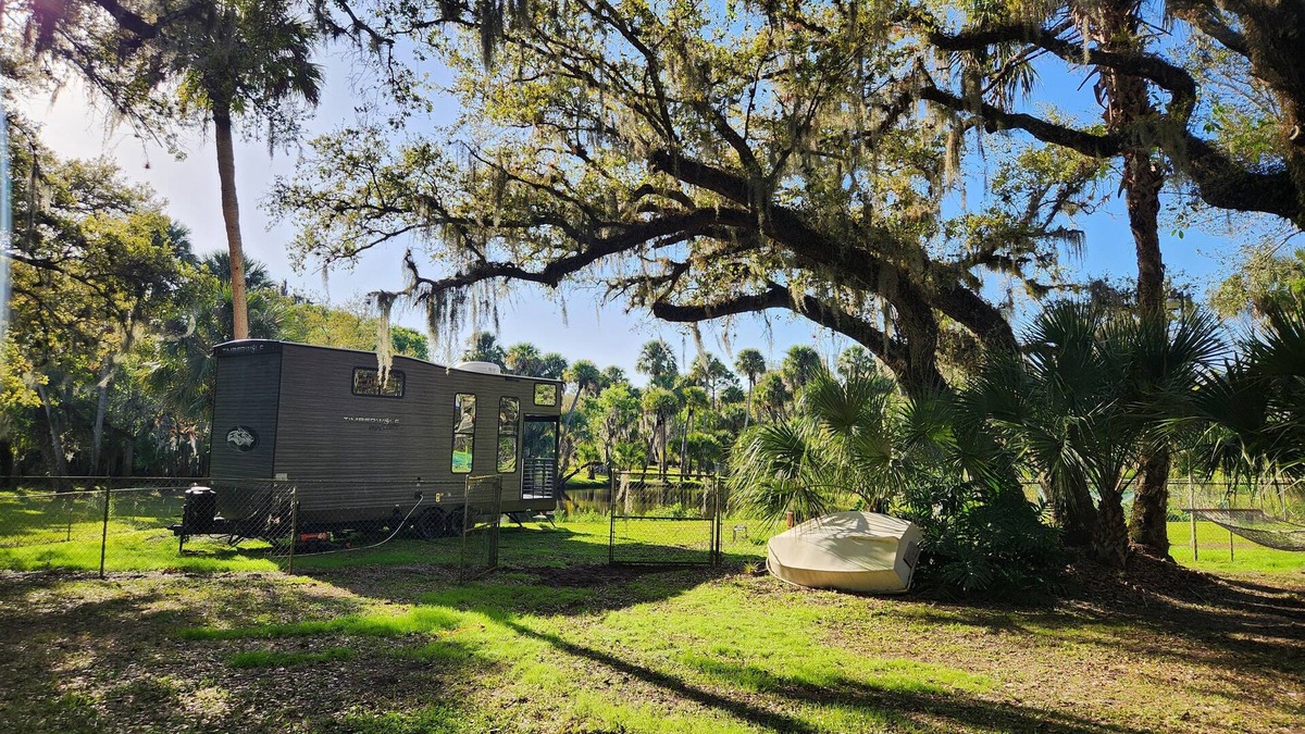 Fort Pierce House | Tiny home next to private pond on 1.75 acre fenced in homestead property.