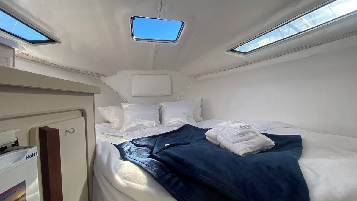 Marina del Rey Boat Rental | Tiny home on a water by the sea life romantic getaway