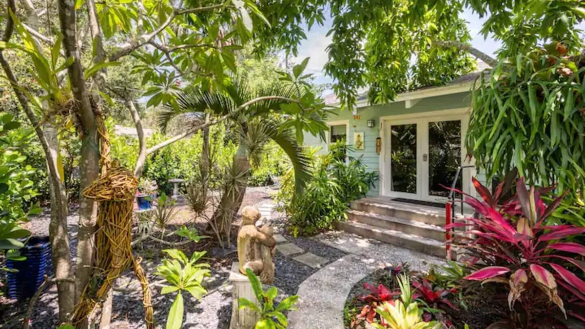 Tarpon River House | Tiny Home Oasis