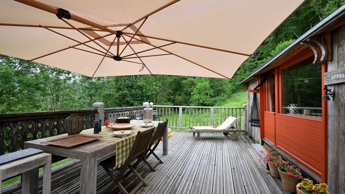 Arrien-en-Bethmale House | Tiny Home 'Roulotte Appoline' with Mountain View, Private Terrace and Private Garden