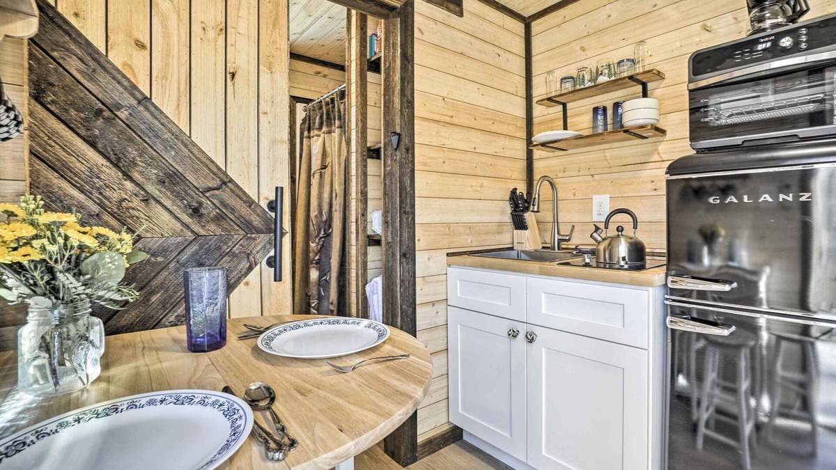 Loudonville Apartment | Tiny Home w/Hot Tub By Mohican State Park!