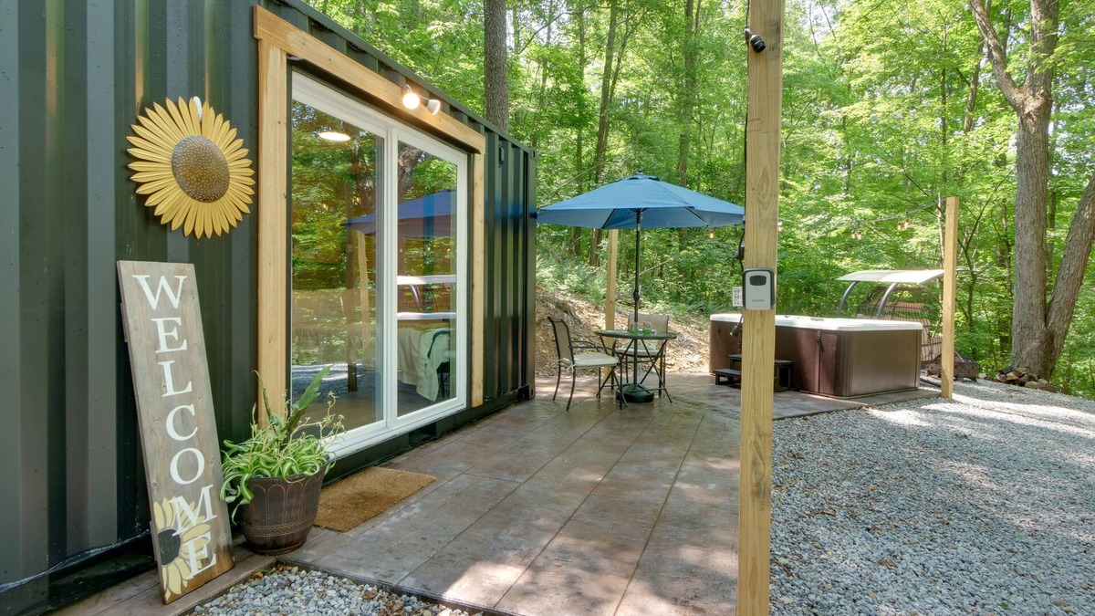 Loudonville Apartment | Tiny Home w/Hot Tub By Mohican State Park!