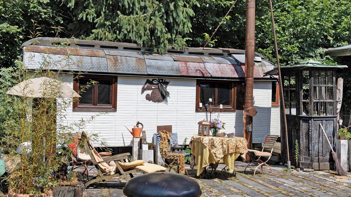 Bad Waldsee House | Tiny Home 'Zirkuswagen' with Private Terrace, Shared Garden and Wi-Fi