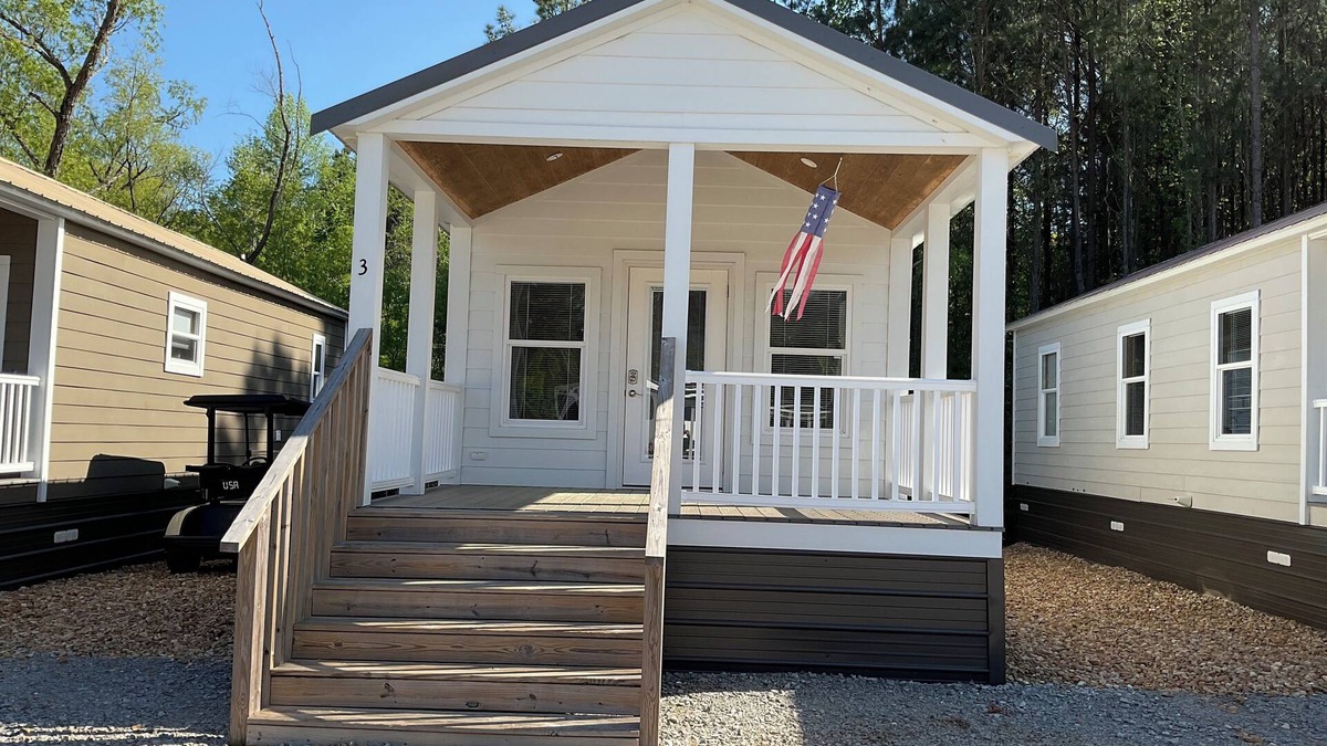 Pearl River House | Tiny Homes for Rent, minutes to the Casino, Golf Course & Water Park