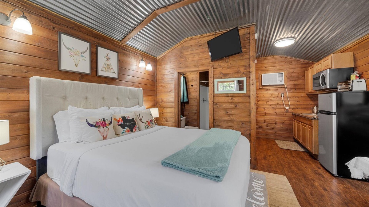 Crawford Cabin | Tiny House #3 @Gathering Oaks Retreat
