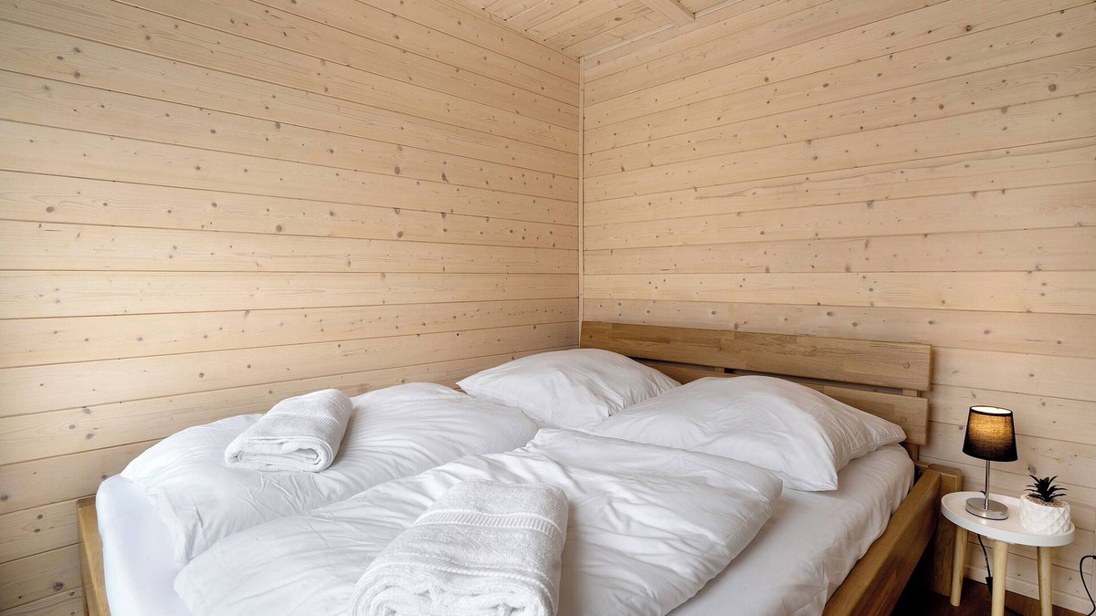 Lichterfeld-Schacksdorf Apartment | Tiny House ‘Andreas’ met terras, sauna en toegang tot het meer