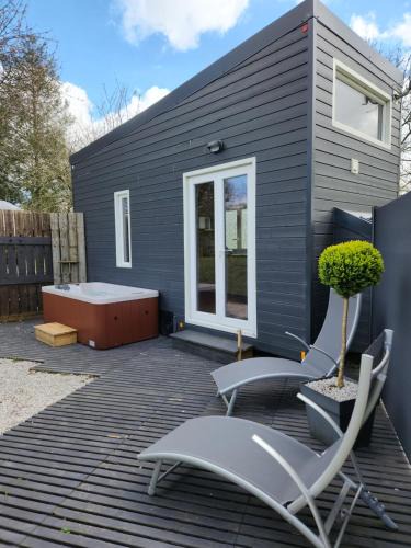 Saint-Jean-d'Elle House | tiny-house avec jaccuzi