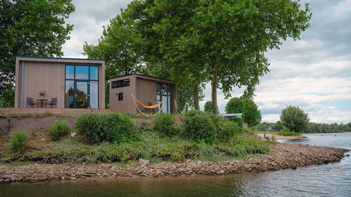 Maurik House | Tiny House by Dutch Waterfront Retreat