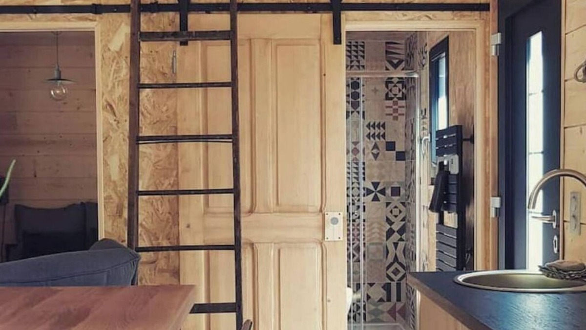Grendelbruch Apartment | Tiny-house cottage style