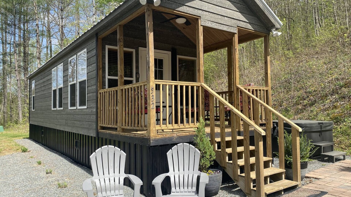 Stecoah Cottage | Tiny House Getaway