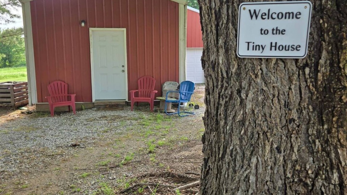 Okmulgee House | Tiny House in the country! Lakes, hunting, fishing+ are just a few minutes away
