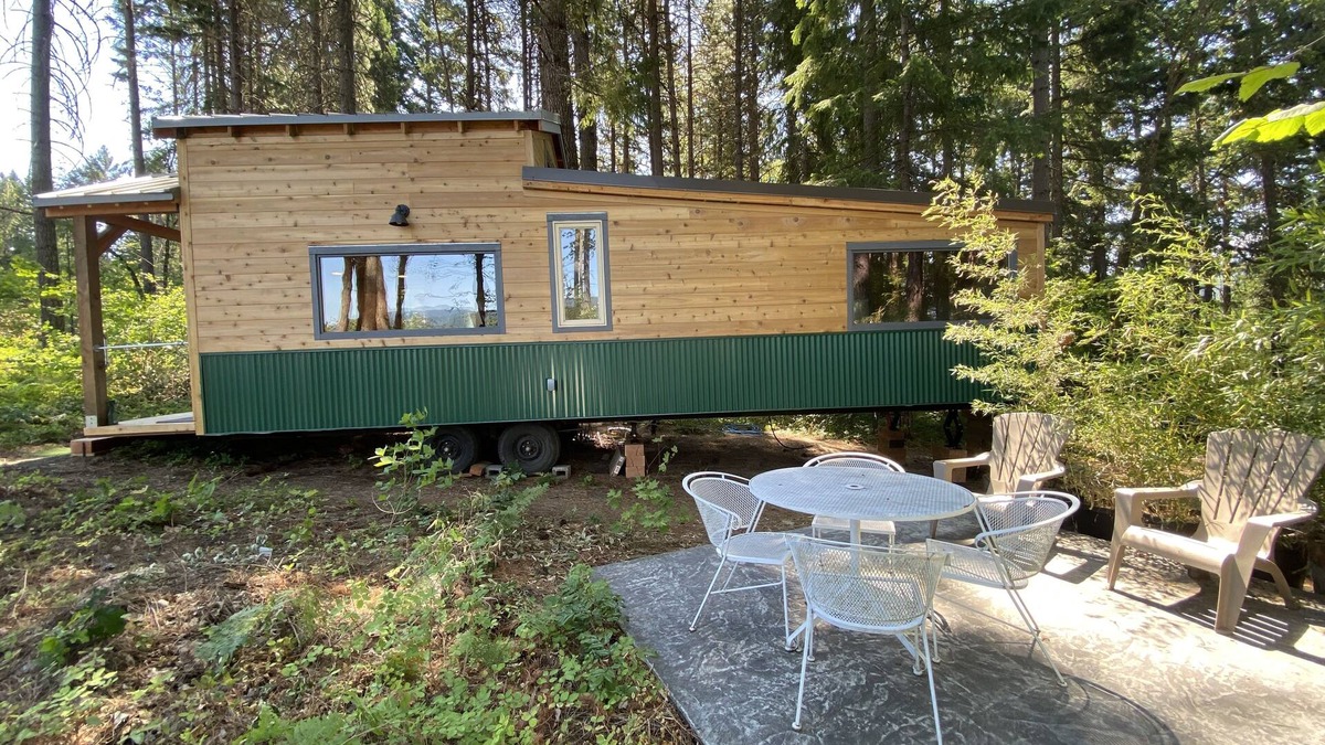 White Salmon House | Tiny house on 6 quiet acres with outdoor nsteam sauna, and views. Pet friendly!