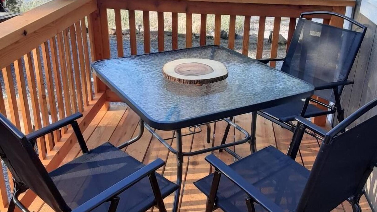 Montague Cabin | Tiny house on private 20 acres along the Klamath River.