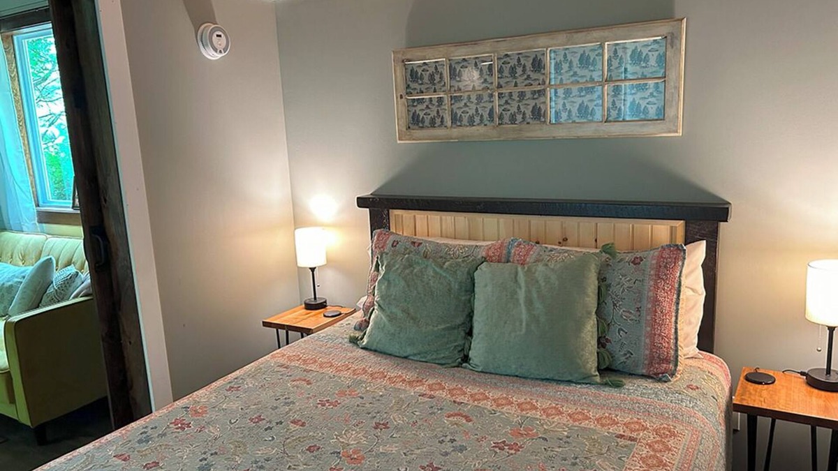 Greenwich House | Tiny House on the Battenkill River