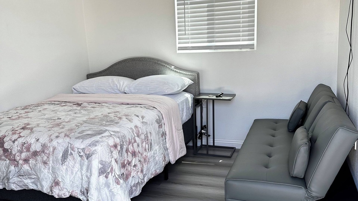 Moreno Valley House | Tiny house, private with Free parking.